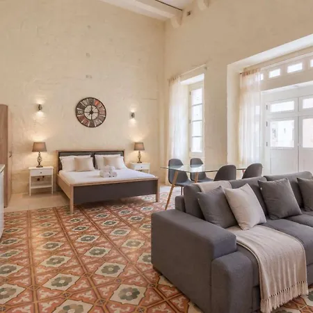 Bnbnova - 2br Duplex - Historic Old Town Apartman Valletta