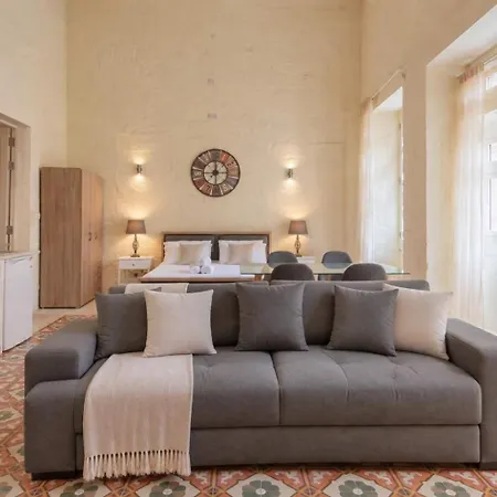 Bnbnova - 2br Duplex - Historic Old Town *