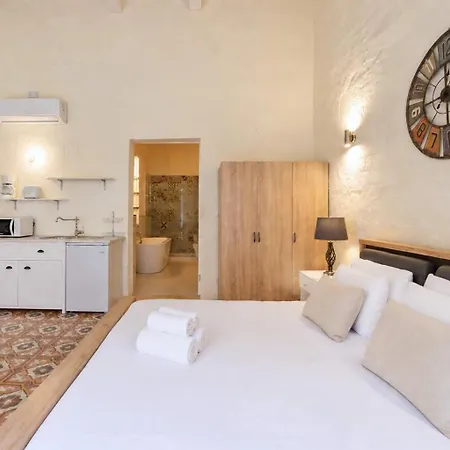 Bnbnova - 2br Duplex - Historic Old Town