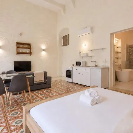 Bnbnova - 2br Duplex - Historic Old Town